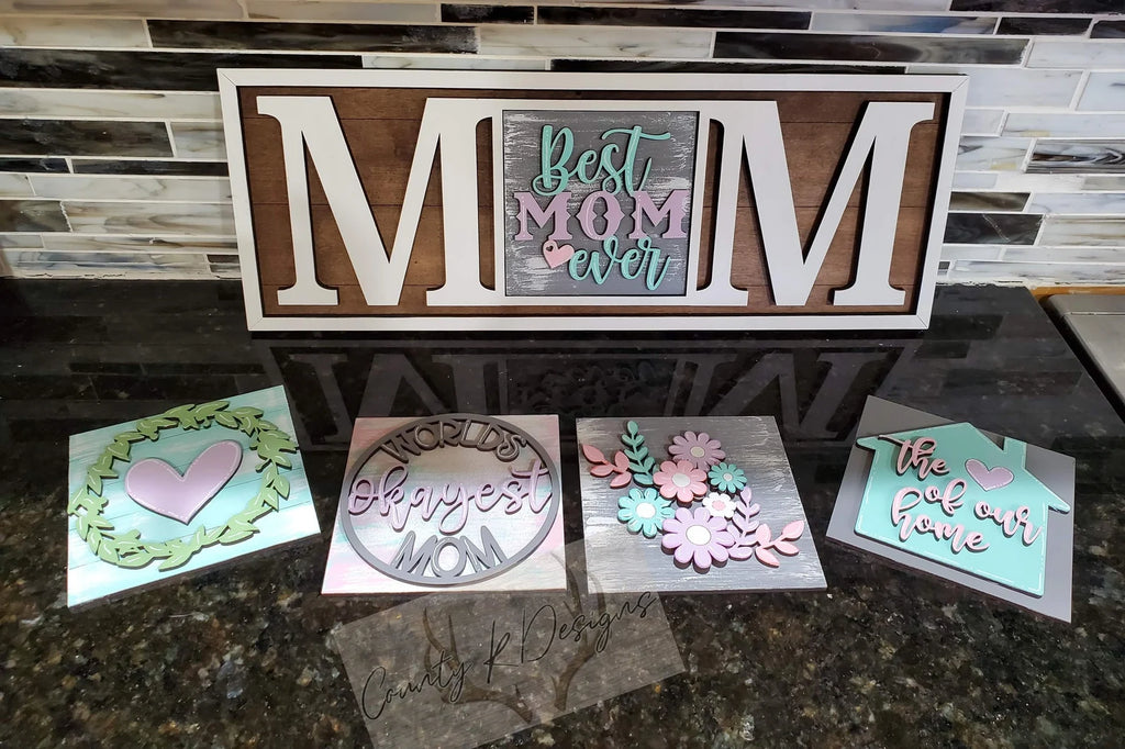 Mom Sign with Interchangeable Center Piece